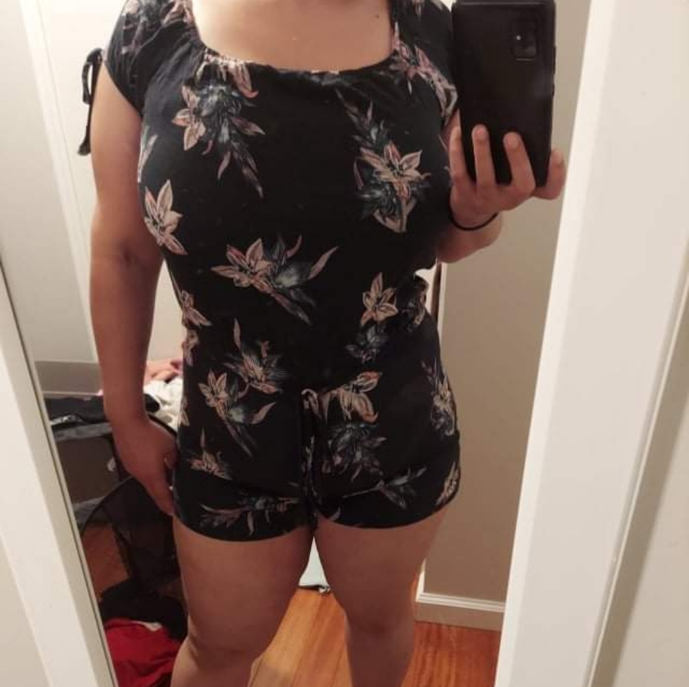 Black flower print romper